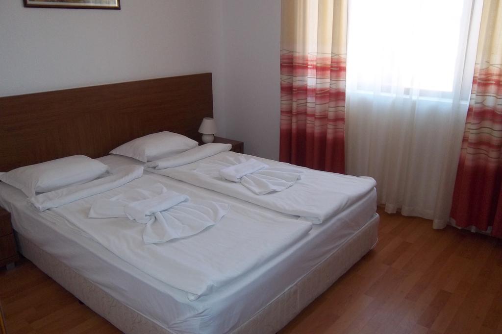 Aparthotel Efir
