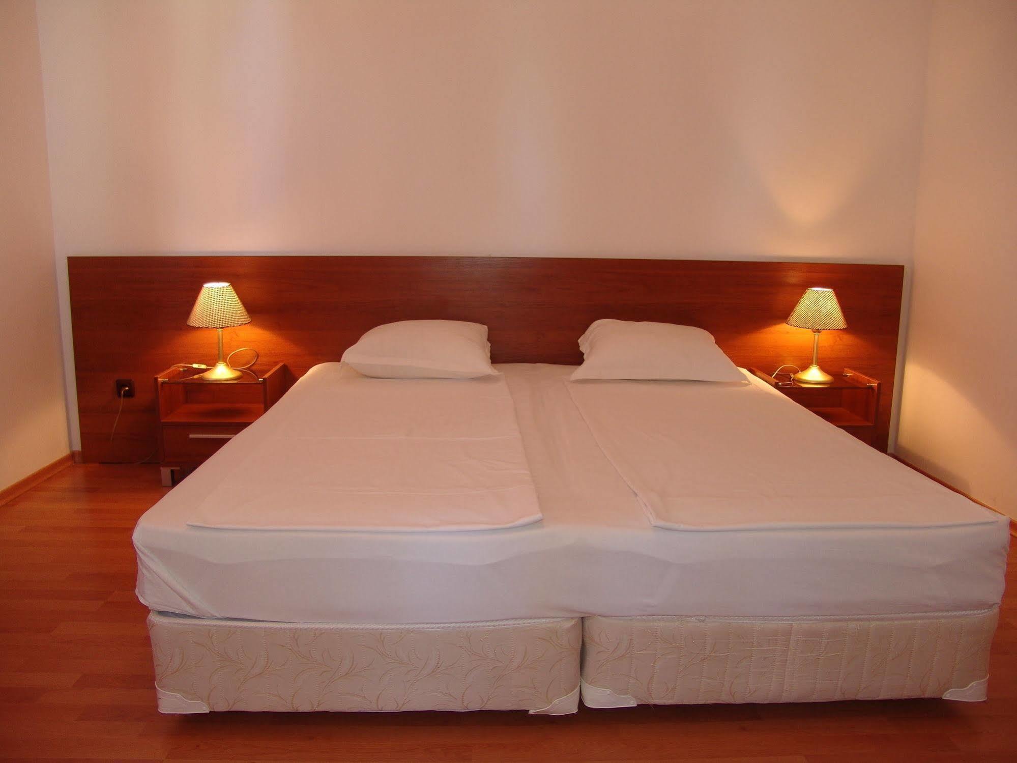 Efir Aparthotel